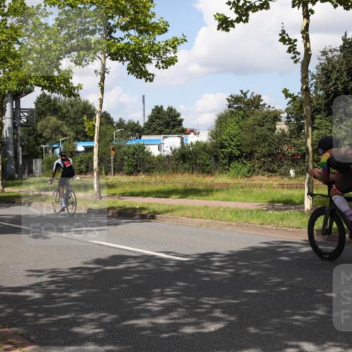 10.08.2025 - GEWOBA Citytriathlon Bremen Yannick Fuchs http://msf.ph/oto/8563767 10.08.2025 12:39:56 Radfahren 589, 596, 706, 721, 779, 831, 880, 883, 1028 meine-sportfotos.de