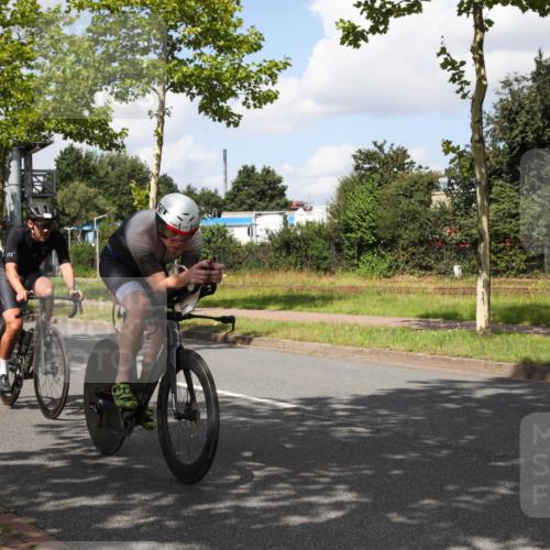 10.08.2025 - GEWOBA Citytriathlon Bremen Yannick Fuchs http://msf.ph/oto/8563778 10.08.2025 12:40:01 Radfahren 589, 596, 690, 706, 721, 779, 831, 880, 883, 896, 1028 meine-sportfotos.de