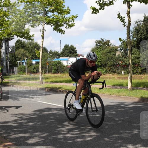 10.08.2025 - GEWOBA Citytriathlon Bremen Yannick Fuchs http://msf.ph/oto/8563783 10.08.2025 12:40:02 Radfahren 589, 596, 690, 706, 721, 779, 831, 880, 883, 896, 1028 meine-sportfotos.de