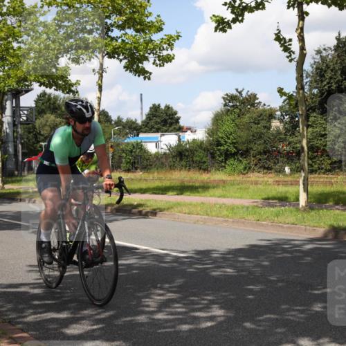 10.08.2025 - GEWOBA Citytriathlon Bremen Yannick Fuchs http://msf.ph/oto/8563785 10.08.2025 12:40:03 Radfahren 589, 596, 690, 706, 721, 779, 831, 880, 883, 890, 896, 1028 meine-sportfotos.de