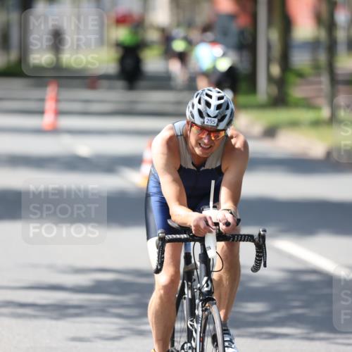 10.08.2025 - GEWOBA Citytriathlon Bremen Yannick Fuchs http://msf.ph/oto/8563789 10.08.2025 14:38:30 Radfahren 50, 51, 162, 195, 295, 312 meine-sportfotos.de