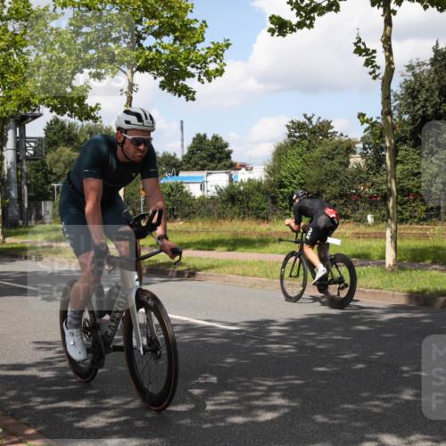 10.08.2025 - GEWOBA Citytriathlon Bremen Yannick Fuchs http://msf.ph/oto/8563796 10.08.2025 12:40:07 Radfahren 559, 596, 602, 690, 706, 721, 779, 815, 831, 880, 883, 890, 896, 1028 meine-sportfotos.de