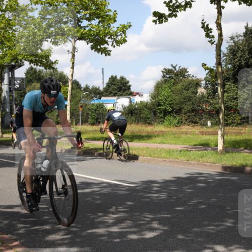 10.08.2025 - GEWOBA Citytriathlon Bremen Yannick Fuchs http://msf.ph/oto/8563802 10.08.2025 12:40:09 Radfahren 559, 596, 602, 690, 706, 721, 779, 815, 831, 880, 883, 890, 896, 899, 1028 meine-sportfotos.de