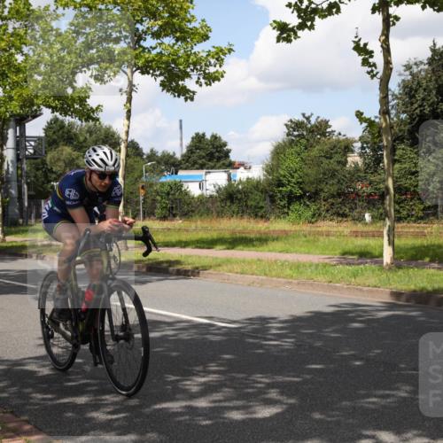 10.08.2025 - GEWOBA Citytriathlon Bremen Yannick Fuchs http://msf.ph/oto/8563813 10.08.2025 12:40:14 Radfahren 559, 581, 596, 602, 690, 706, 721, 779, 815, 831, 880, 883, 890, 896, 899, 949, 975, 1028 meine-sportfotos.de