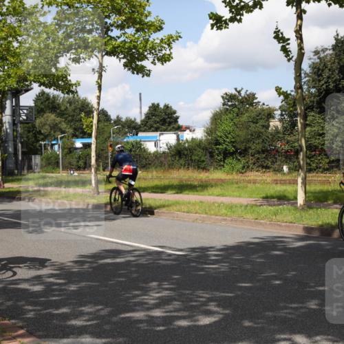 10.08.2025 - GEWOBA Citytriathlon Bremen Yannick Fuchs http://msf.ph/oto/8563843 10.08.2025 12:40:28 Radfahren 559, 581, 597, 602, 672, 723, 737, 815, 848, 870, 879, 890, 899, 910, 949, 975, 1002, 1024 meine-sportfotos.de
