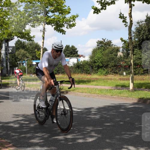 10.08.2025 - GEWOBA Citytriathlon Bremen Yannick Fuchs http://msf.ph/oto/8563848 10.08.2025 12:40:30 Radfahren 559, 581, 597, 672, 723, 737, 815, 829, 848, 870, 879, 899, 910, 949, 975, 1002, 1024 meine-sportfotos.de