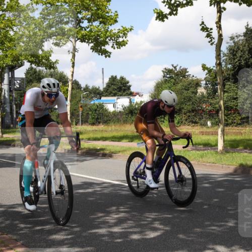 10.08.2025 - GEWOBA Citytriathlon Bremen Yannick Fuchs http://msf.ph/oto/8563853 10.08.2025 12:40:31 Radfahren 581, 597, 672, 723, 737, 815, 829, 848, 870, 879, 899, 910, 949, 975, 1002, 1024 meine-sportfotos.de