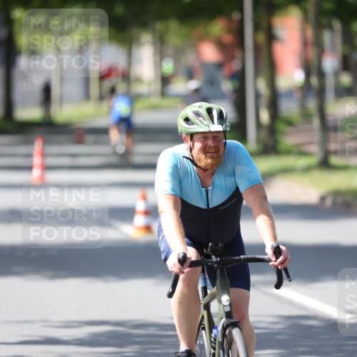 10.08.2025 - GEWOBA Citytriathlon Bremen Yannick Fuchs http://msf.ph/oto/8563865 10.08.2025 14:38:46 Radfahren 50, 51, 195, 216, 238, 312, 354 meine-sportfotos.de