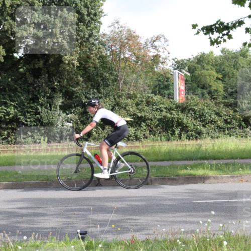 10.08.2025 - GEWOBA Citytriathlon Bremen Yannick Fuchs http://msf.ph/oto/8563891 10.08.2025 10:53:12 Radfahren 29, 225, 350, 358, 379, 380, 382, 404, 448, 502 meine-sportfotos.de