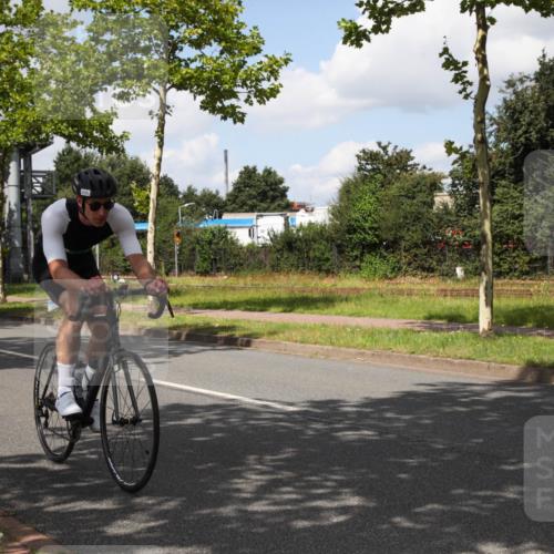 10.08.2025 - GEWOBA Citytriathlon Bremen Yannick Fuchs http://msf.ph/oto/8563892 10.08.2025 12:40:47 Radfahren 606, 672, 785, 802, 829, 848, 921, 1001, 1002 meine-sportfotos.de