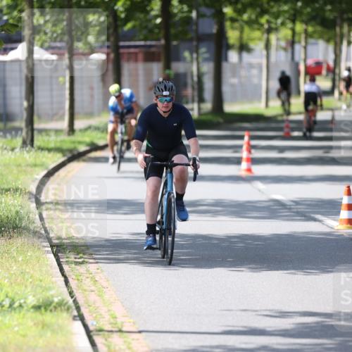 10.08.2025 - GEWOBA Citytriathlon Bremen Yannick Fuchs http://msf.ph/oto/8563925 10.08.2025 14:39:07 Radfahren 100, 130, 236, 354, 427 meine-sportfotos.de
