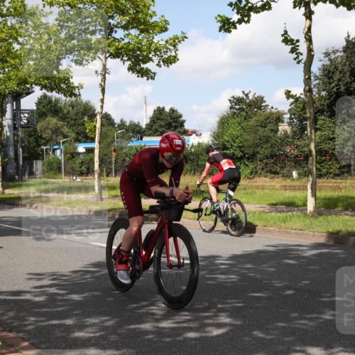 10.08.2025 - GEWOBA Citytriathlon Bremen Yannick Fuchs http://msf.ph/oto/8563944 10.08.2025 12:41:22 Radfahren 568, 609, 619, 705, 730, 755, 830, 849, 862, 934, 1014 meine-sportfotos.de