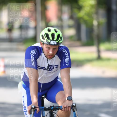 10.08.2025 - GEWOBA Citytriathlon Bremen Yannick Fuchs http://msf.ph/oto/8563959 10.08.2025 14:39:14 Radfahren 18, 100, 130, 174, 281, 283, 427 meine-sportfotos.de