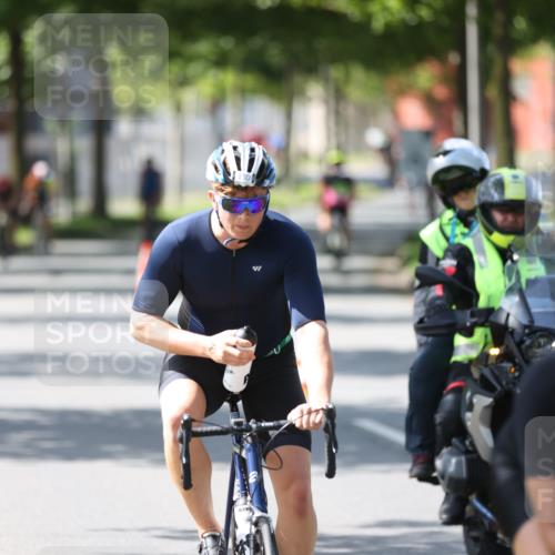 10.08.2025 - GEWOBA Citytriathlon Bremen Yannick Fuchs http://msf.ph/oto/8563978 10.08.2025 14:39:17 Radfahren 18, 94, 130, 174, 281, 283, 427 meine-sportfotos.de