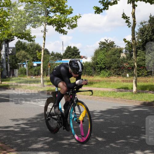 10.08.2025 - GEWOBA Citytriathlon Bremen Yannick Fuchs http://msf.ph/oto/8563994 10.08.2025 12:42:04 Radfahren 698, 923, 926, 1003 meine-sportfotos.de