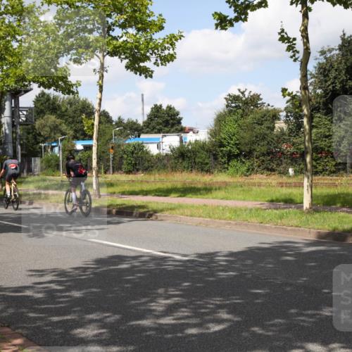 10.08.2025 - GEWOBA Citytriathlon Bremen Yannick Fuchs http://msf.ph/oto/8564001 10.08.2025 12:42:06 Radfahren 698, 754, 923, 926, 1003 meine-sportfotos.de