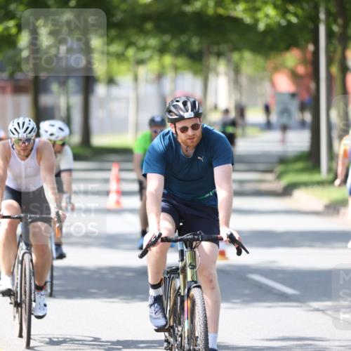 10.08.2025 - GEWOBA Citytriathlon Bremen Yannick Fuchs http://msf.ph/oto/8564020 10.08.2025 14:39:34 Radfahren 84, 90, 94, 101, 126, 174, 281, 283, 334 meine-sportfotos.de