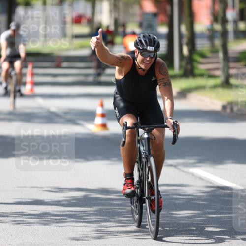 10.08.2025 - GEWOBA Citytriathlon Bremen Yannick Fuchs http://msf.ph/oto/8564050 10.08.2025 14:39:46 Radfahren 80, 90, 101, 124, 215, 217, 274, 334 meine-sportfotos.de
