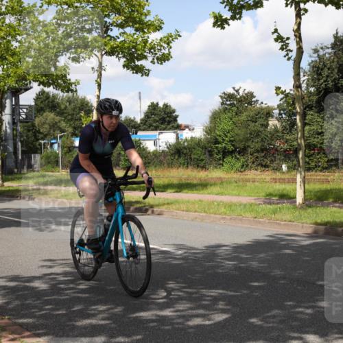 10.08.2025 - GEWOBA Citytriathlon Bremen Yannick Fuchs http://msf.ph/oto/8564051 10.08.2025 12:42:43 Radfahren 611, 850, 909, 944, 953 meine-sportfotos.de