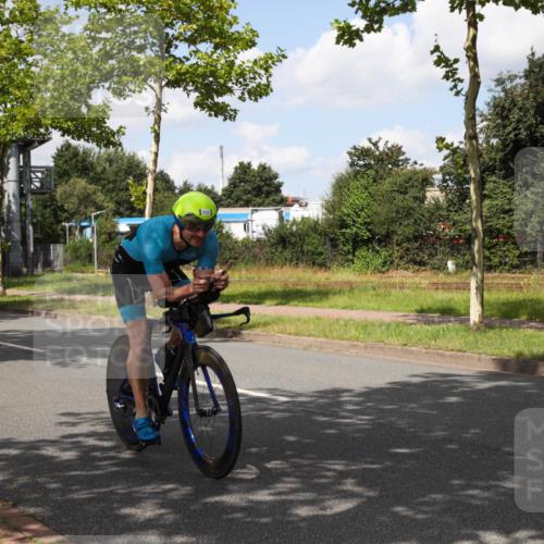 10.08.2025 - GEWOBA Citytriathlon Bremen Yannick Fuchs http://msf.ph/oto/8564058 10.08.2025 12:42:50 Radfahren 628, 644, 684, 710, 846, 850, 871, 909, 944, 953 meine-sportfotos.de