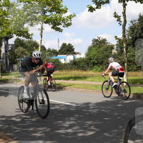 10.08.2025 - GEWOBA Citytriathlon Bremen Yannick Fuchs http://msf.ph/oto/8564071 10.08.2025 12:42:58 Radfahren 628, 644, 677, 684, 710, 846, 850, 871, 889, 909 meine-sportfotos.de