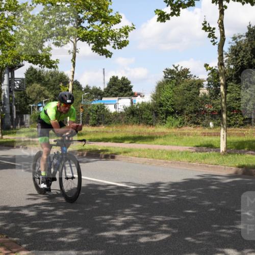 10.08.2025 - GEWOBA Citytriathlon Bremen Yannick Fuchs http://msf.ph/oto/8564088 10.08.2025 12:43:06 Radfahren 612, 628, 644, 677, 684, 710, 846, 871, 889, 945 meine-sportfotos.de