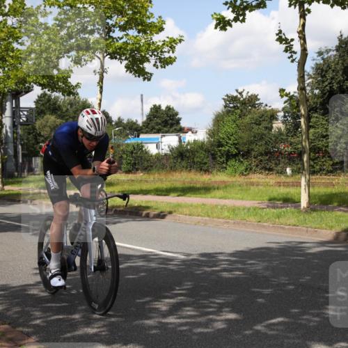10.08.2025 - GEWOBA Citytriathlon Bremen Yannick Fuchs http://msf.ph/oto/8564098 10.08.2025 12:43:11 Radfahren 612, 628, 677, 684, 710, 871, 885, 889, 945, 964, 1038 meine-sportfotos.de