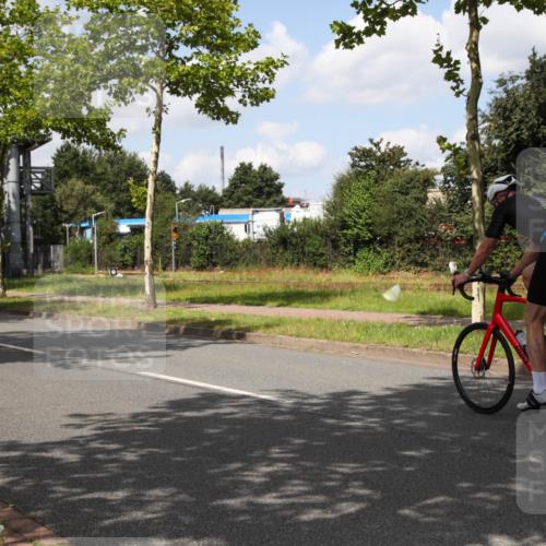 10.08.2025 - GEWOBA Citytriathlon Bremen Yannick Fuchs http://msf.ph/oto/8564120 10.08.2025 12:43:25 Radfahren 612, 646, 835, 885, 945, 955, 964, 1038 meine-sportfotos.de