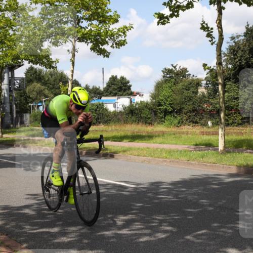 10.08.2025 - GEWOBA Citytriathlon Bremen Yannick Fuchs http://msf.ph/oto/8564126 10.08.2025 12:43:33 Radfahren 646, 835, 837, 842, 885, 925, 955, 1038 meine-sportfotos.de