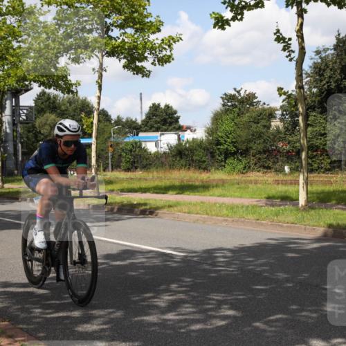 10.08.2025 - GEWOBA Citytriathlon Bremen Yannick Fuchs http://msf.ph/oto/8564128 10.08.2025 12:43:36 Radfahren 646, 835, 837, 842, 907, 925, 955, 1012, 1038 meine-sportfotos.de
