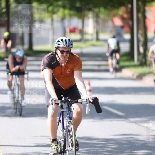 10.08.2025 - GEWOBA Citytriathlon Bremen Yannick Fuchs http://msf.ph/oto/8564136 10.08.2025 14:40:05 Radfahren 52, 59, 69, 139, 217, 225, 274 meine-sportfotos.de