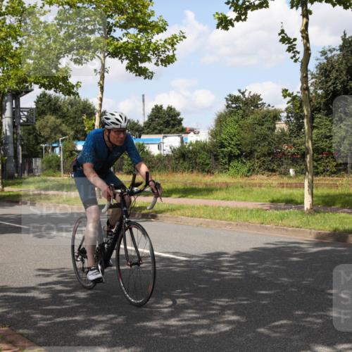 10.08.2025 - GEWOBA Citytriathlon Bremen Yannick Fuchs http://msf.ph/oto/8564137 10.08.2025 12:43:41 Radfahren 835, 837, 842, 907, 925, 955, 1012 meine-sportfotos.de