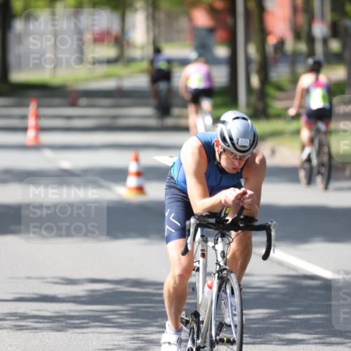 10.08.2025 - GEWOBA Citytriathlon Bremen Yannick Fuchs http://msf.ph/oto/8564143 10.08.2025 14:40:07 Radfahren 52, 59, 69, 139, 225, 274 meine-sportfotos.de