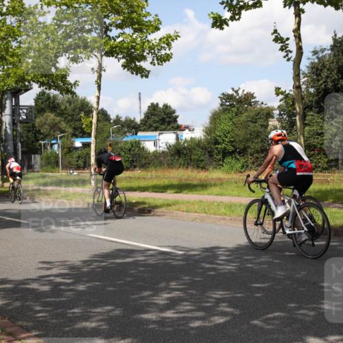 10.08.2025 - GEWOBA Citytriathlon Bremen Yannick Fuchs http://msf.ph/oto/8564155 10.08.2025 12:43:49 Radfahren 608, 837, 842, 907, 925, 954, 1012 meine-sportfotos.de
