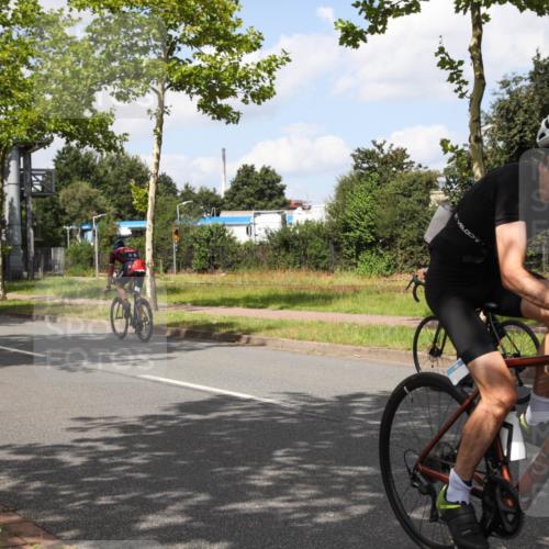 10.08.2025 - GEWOBA Citytriathlon Bremen Yannick Fuchs http://msf.ph/oto/8564183 10.08.2025 12:44:13 Radfahren 661, 669, 693, 703, 713, 731, 746, 908, 965, 1036 meine-sportfotos.de