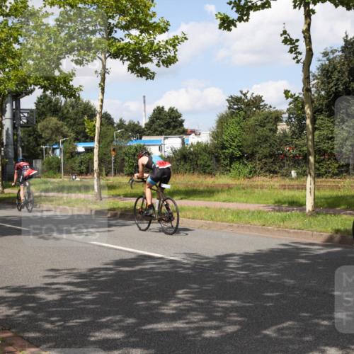 10.08.2025 - GEWOBA Citytriathlon Bremen Yannick Fuchs http://msf.ph/oto/8564185 10.08.2025 12:44:14 Radfahren 661, 669, 693, 703, 713, 731, 746, 908, 911, 965, 1036 meine-sportfotos.de