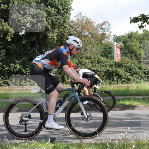 10.08.2025 - GEWOBA Citytriathlon Bremen Yannick Fuchs http://msf.ph/oto/8564187 10.08.2025 10:55:21 Radfahren 19, 163, 211, 219, 397, 418 meine-sportfotos.de
