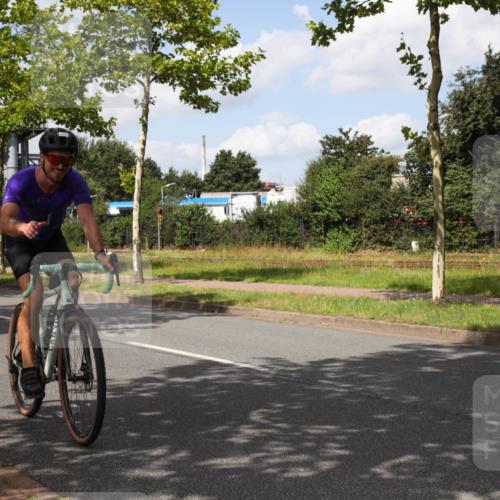 10.08.2025 - GEWOBA Citytriathlon Bremen Yannick Fuchs http://msf.ph/oto/8564190 10.08.2025 12:44:19 Radfahren 661, 669, 693, 703, 713, 731, 746, 908, 911, 965 meine-sportfotos.de