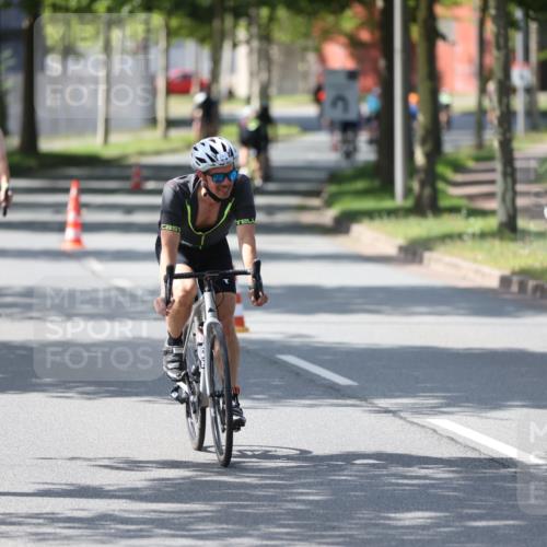 10.08.2025 - GEWOBA Citytriathlon Bremen Yannick Fuchs http://msf.ph/oto/8564195 10.08.2025 14:40:29 Radfahren 29, 47, 131, 242, 258, 297, 529 meine-sportfotos.de