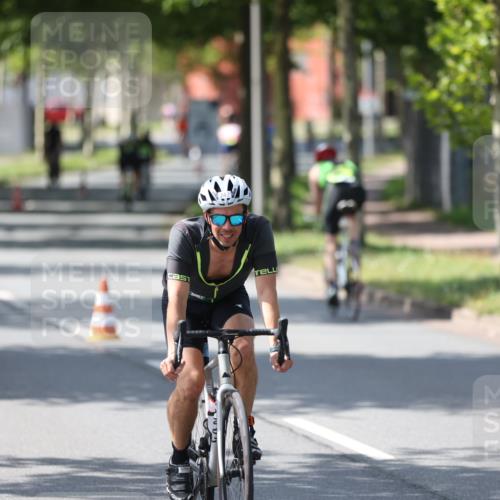 10.08.2025 - GEWOBA Citytriathlon Bremen Yannick Fuchs http://msf.ph/oto/8564203 10.08.2025 14:40:29 Radfahren 29, 47, 131, 242, 258, 297, 529 meine-sportfotos.de