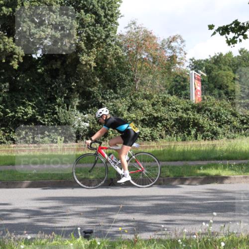 10.08.2025 - GEWOBA Citytriathlon Bremen Yannick Fuchs http://msf.ph/oto/8564236 10.08.2025 10:55:43 Radfahren 93, 117, 207, 444, 480 meine-sportfotos.de