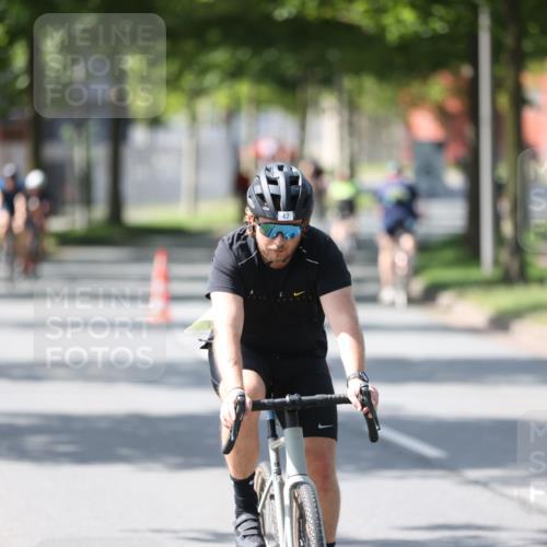 10.08.2025 - GEWOBA Citytriathlon Bremen Yannick Fuchs http://msf.ph/oto/8564240 10.08.2025 14:40:34 Radfahren 29, 47, 131, 186, 211, 242, 258, 289, 297, 529 meine-sportfotos.de