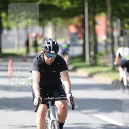 10.08.2025 - GEWOBA Citytriathlon Bremen Yannick Fuchs http://msf.ph/oto/8564244 10.08.2025 14:40:34 Radfahren 29, 47, 131, 186, 211, 242, 258, 289, 297, 529 meine-sportfotos.de