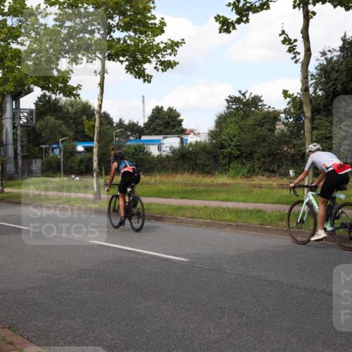10.08.2025 - GEWOBA Citytriathlon Bremen Yannick Fuchs http://msf.ph/oto/8564249 10.08.2025 12:44:52 Radfahren 607, 638, 647, 716, 727, 786, 809, 816, 819, 958, 1030 meine-sportfotos.de