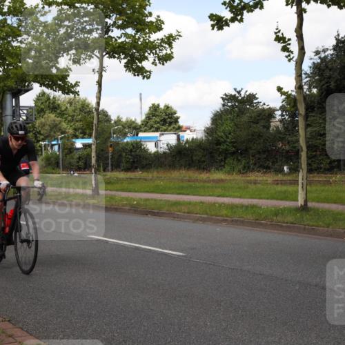 10.08.2025 - GEWOBA Citytriathlon Bremen Yannick Fuchs http://msf.ph/oto/8564272 10.08.2025 12:45:01 Radfahren 638, 647, 716, 727, 786, 808, 816 meine-sportfotos.de