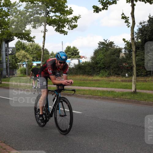 10.08.2025 - GEWOBA Citytriathlon Bremen Yannick Fuchs http://msf.ph/oto/8564276 10.08.2025 12:45:03 Radfahren 633, 638, 647, 716, 727, 786, 808, 816 meine-sportfotos.de