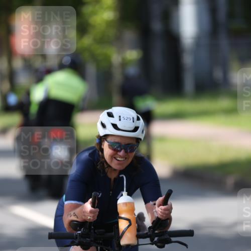 10.08.2025 - GEWOBA Citytriathlon Bremen Yannick Fuchs http://msf.ph/oto/8564277 10.08.2025 14:40:41 Radfahren 29, 47, 131, 186, 211, 224, 242, 289, 297, 529 meine-sportfotos.de