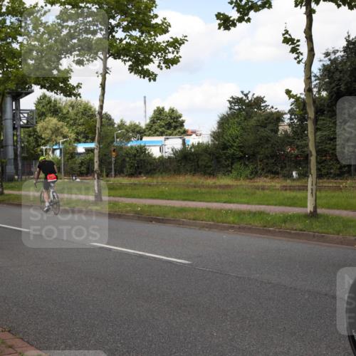 10.08.2025 - GEWOBA Citytriathlon Bremen Yannick Fuchs http://msf.ph/oto/8564279 10.08.2025 12:45:03 Radfahren 633, 638, 647, 716, 727, 786, 808, 816 meine-sportfotos.de