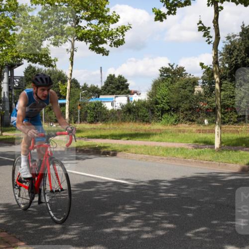 10.08.2025 - GEWOBA Citytriathlon Bremen Yannick Fuchs http://msf.ph/oto/8564288 10.08.2025 12:45:14 Radfahren 633, 647, 712, 727, 808, 816, 828, 851, 946 meine-sportfotos.de