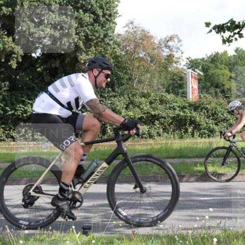 10.08.2025 - GEWOBA Citytriathlon Bremen Yannick Fuchs http://msf.ph/oto/8564310 10.08.2025 10:56:04 Radfahren 69, 93, 99, 119, 207, 429, 464, 466, 485, 497 meine-sportfotos.de